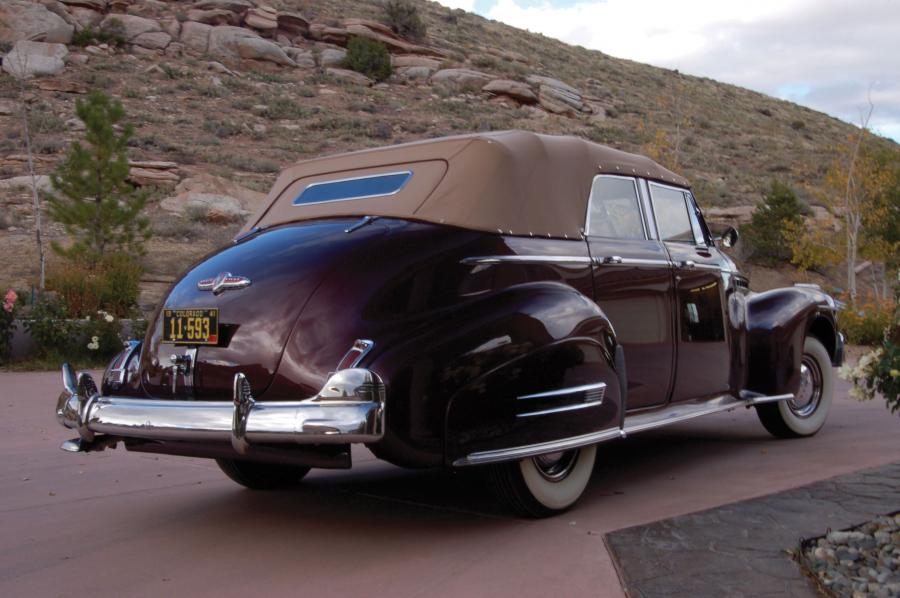  Buick Roadmaster Convertible Phaeton 1941 года  (фото 12 из 13)